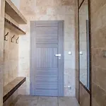 Center * غدينيا