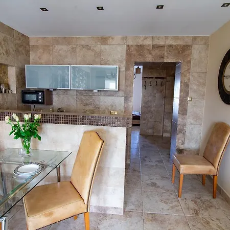 City Center Apartment *